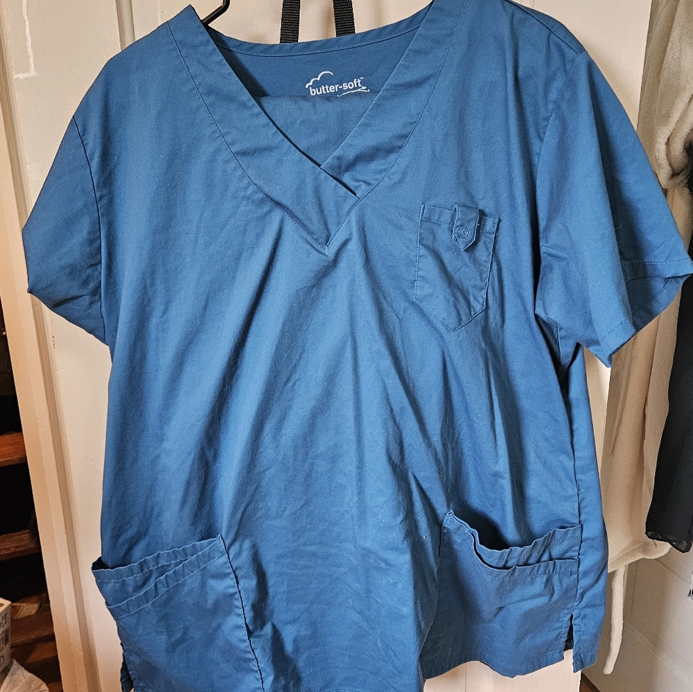 Tral Scrub set